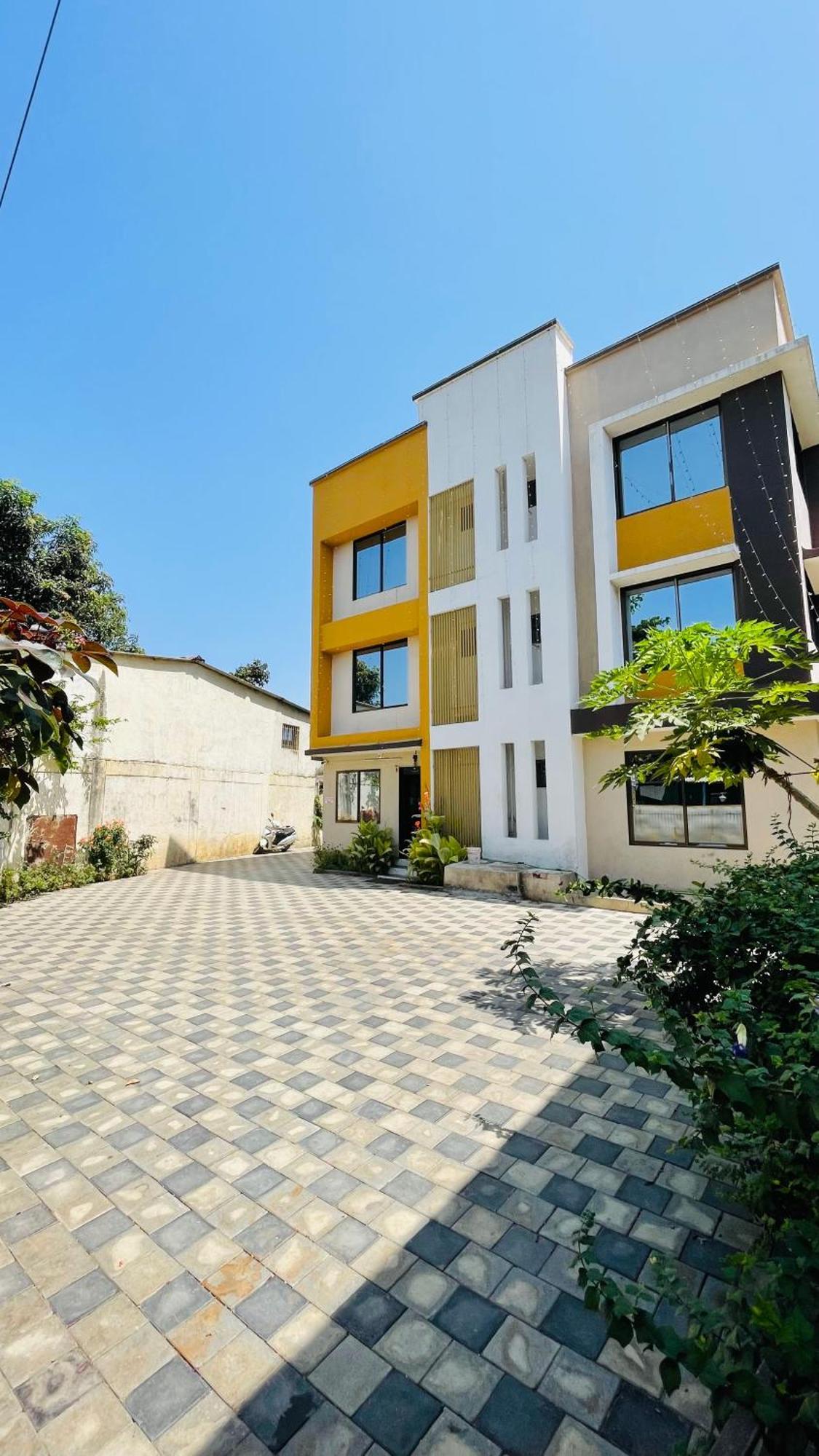 Hotel Devka House Daman Exterior foto